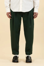 Load image into Gallery viewer, LE PANTALON CROPPED - FOREST GREEN