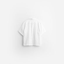 Load image into Gallery viewer, HOOK AND EYE FRONT SS BUTTONDOWN - WHITE
