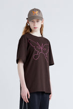Load image into Gallery viewer, BUTTERFLY EFFECT SS TEE - COFFEE
