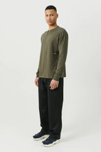 Load image into Gallery viewer, DIMA LONG SLEEVE T-SHIRT - GREEN
